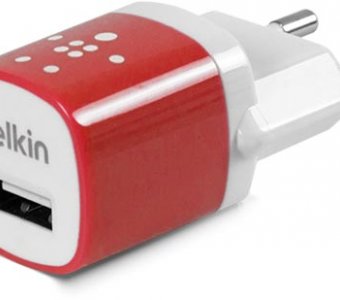 Универсальное зарядное устройство с USB Belkin белый/красный